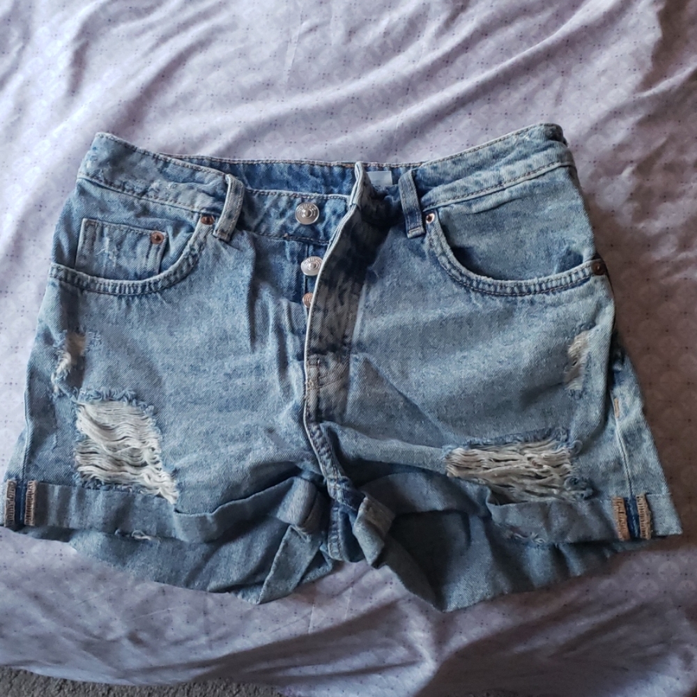 FLASH SALE High waisted demin shorts